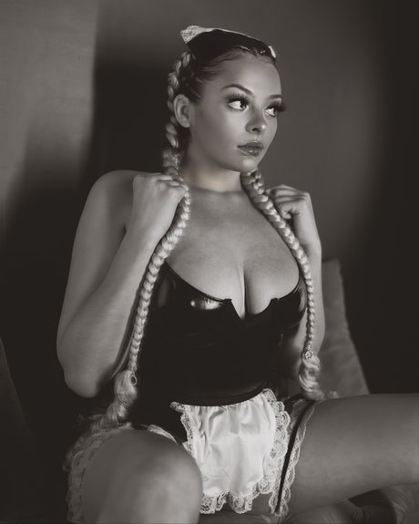 MilaSeville onlyfans public photos