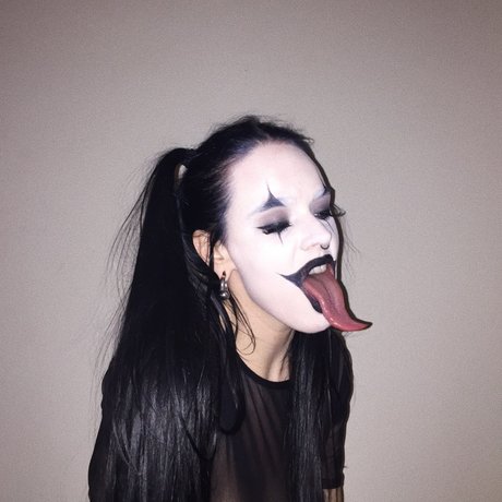 MINA DE SADE onlyfans striptease