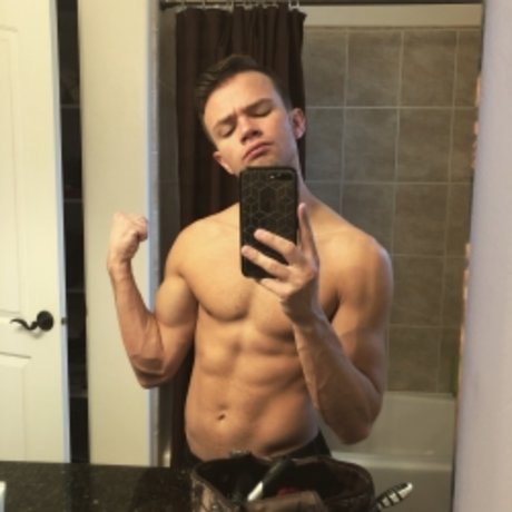 Logan Cross onlyfans leak nude
