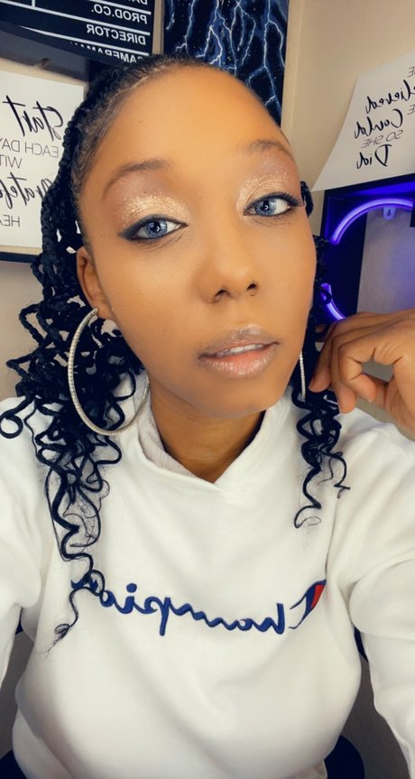 Centearious White pics onlyfans