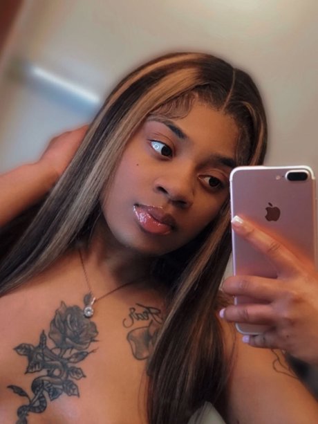 Caramel_ onlyfans ass