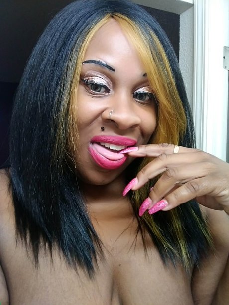 Miss Constance Flow onlyfans leaks sex