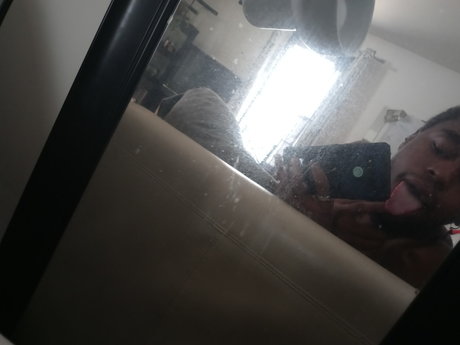 David Lewis tits onlyfans