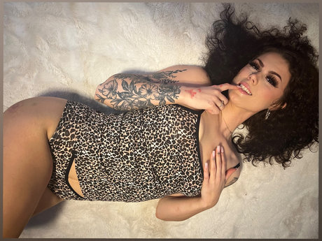 ur mommy onlyfans nude