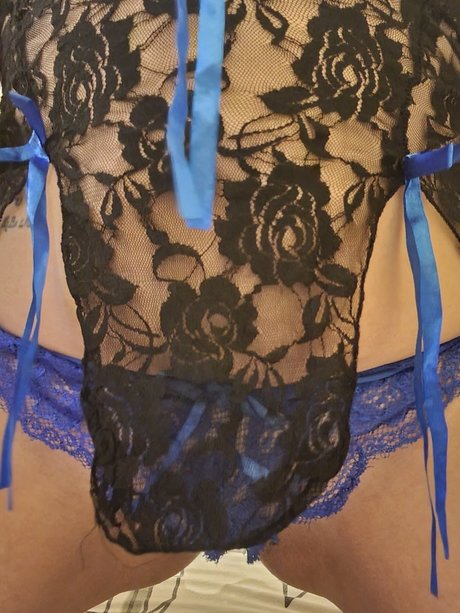 HotWidow onlyfans striptease