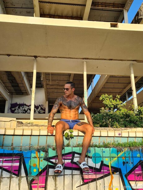 Mister Cruell onlyfans leajs