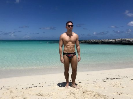 Hilitommy onlyfans model images