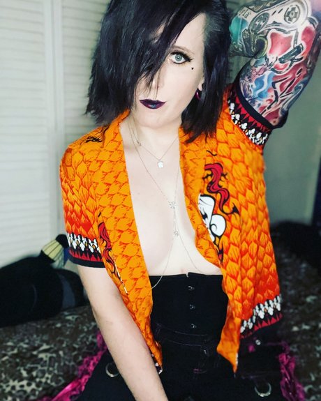 Willow Faye onlyfans ass