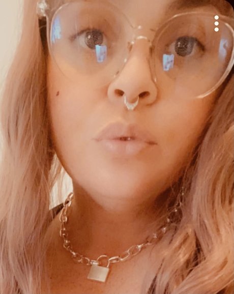 HotwifeSarah onlyfans leaks free