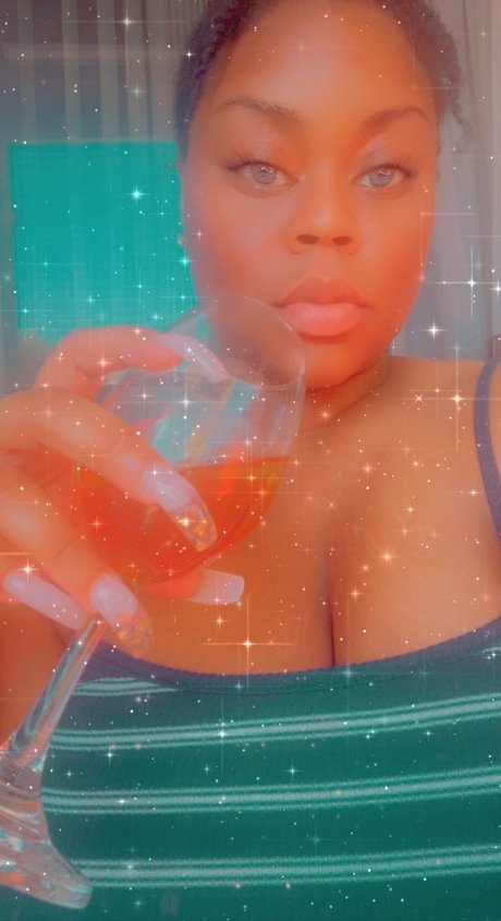 HunniReigns only fans nudes