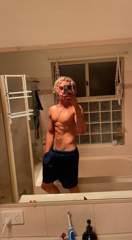 Hung Aussie onlyfans xx