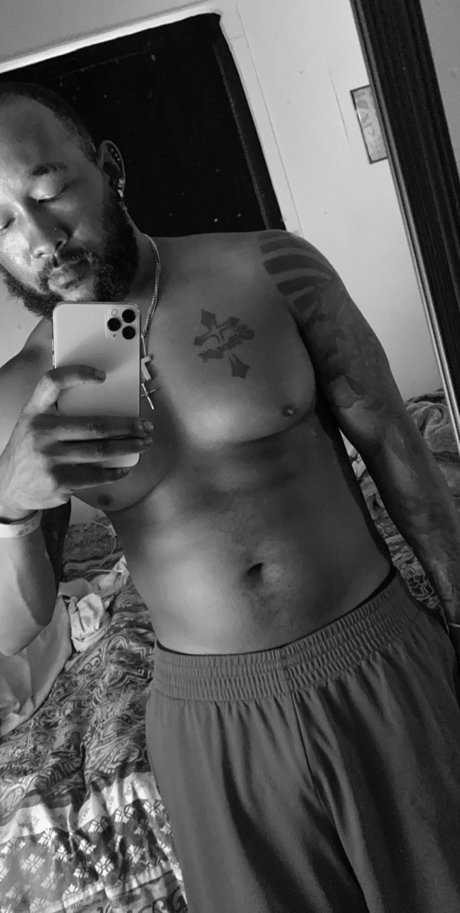 Tristan Williams onlyfans tits