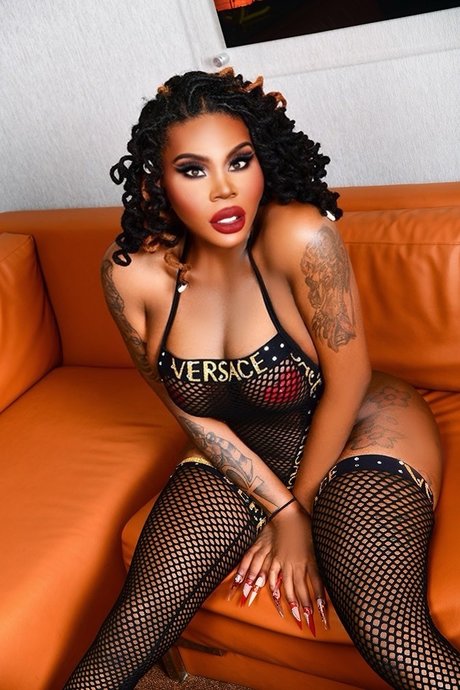 TsMonicaCoxx onlyfans naked pics