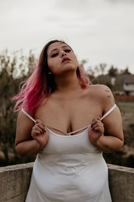 MonicaDayna onlyfans sextape