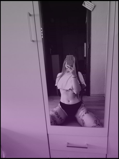 Mondays Chill onlyfans nudes leaked