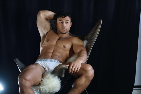 Momophysique only fans nudes