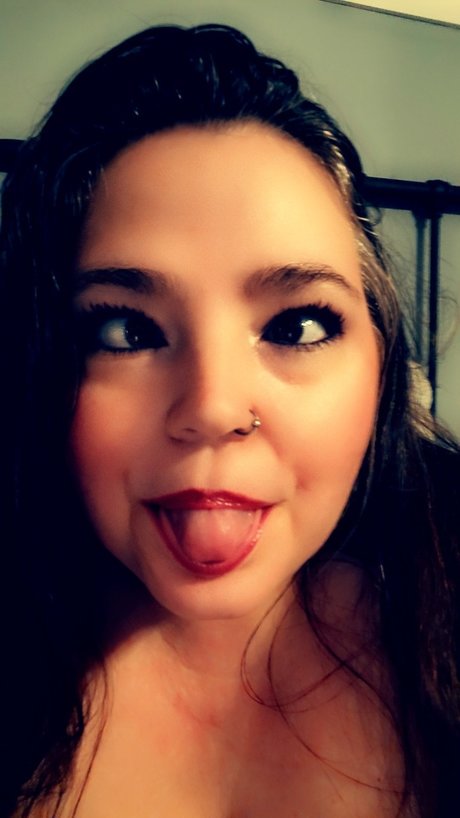 Momnextdoorddd nude onlyfans pics