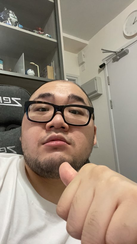 Molthy onlyfans leaked.