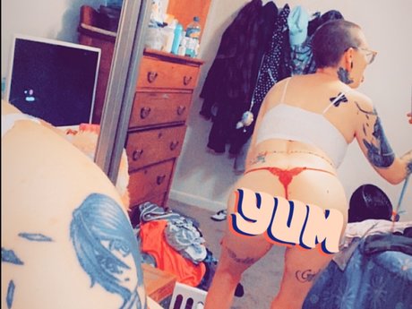 Molly Manic onlyfans