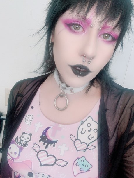 MollyMisery nude onlyfans pics