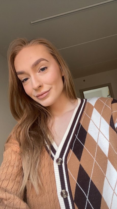 Honey I m Home_ onlyfans pictures