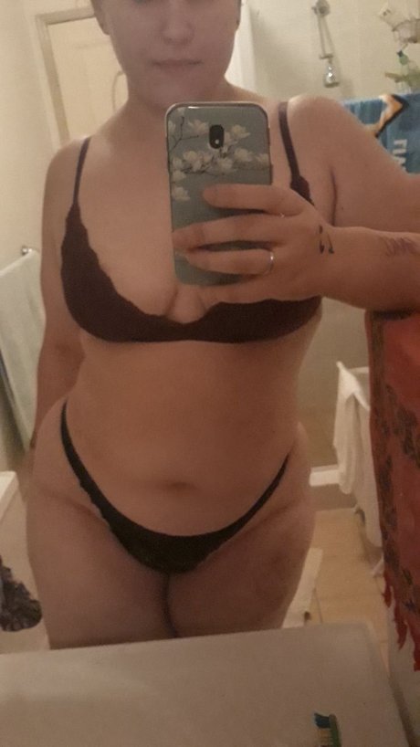 Remi Rouge onlyfans leak