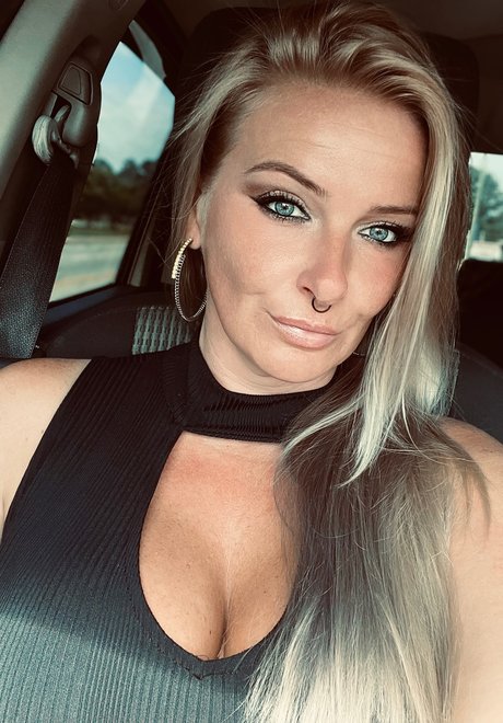 BellaBlonde13 nudes onlyfans