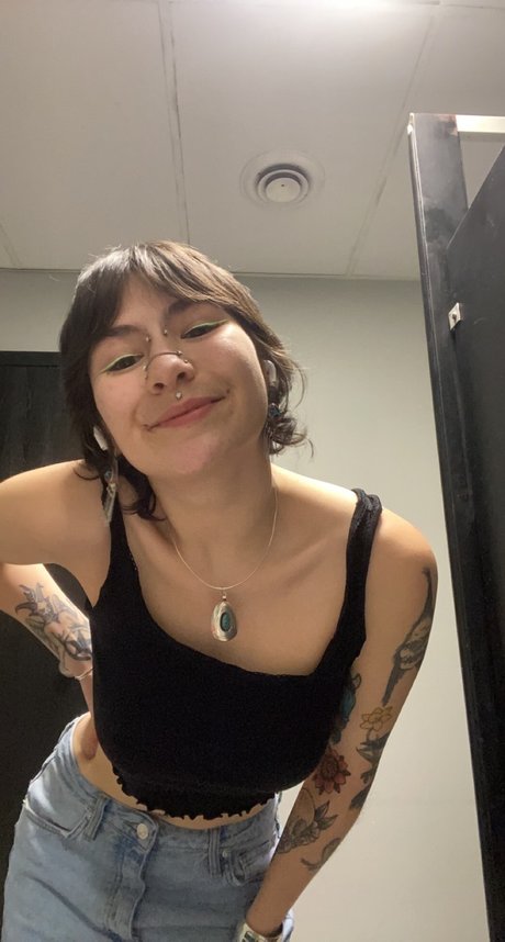 smol bean onlyfans model