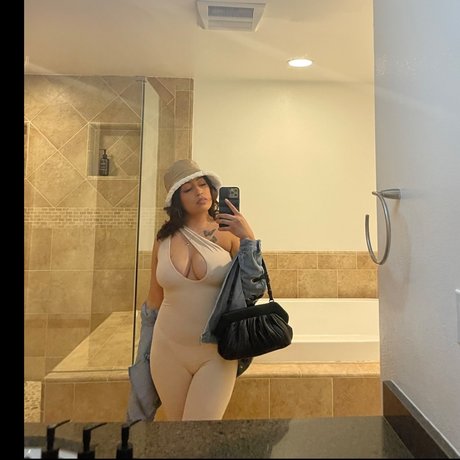 Honduran Princess onlyfans leaked nudes