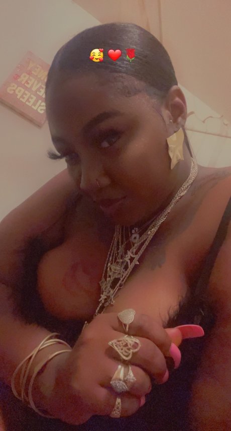 Dominique Alison onlyfans leaked.