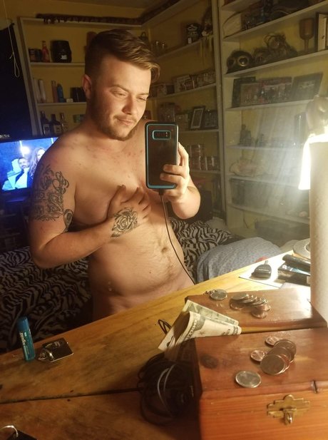 EliEverett onlyfans lesk