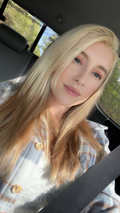 Barbiee95 nude only fans