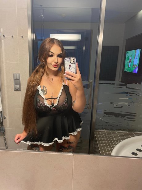 Pe u_ onlyfans picture