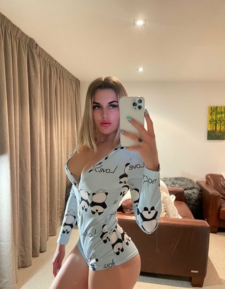 arianaus onlyfans fotos