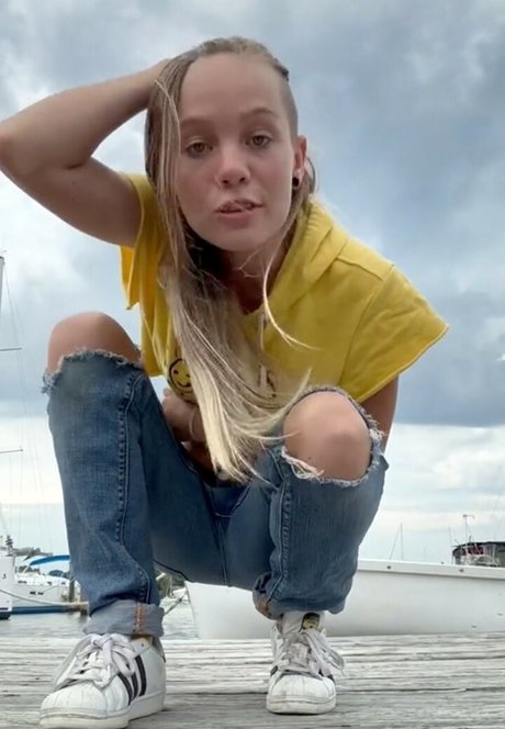 Brawniebee nude onlyfans