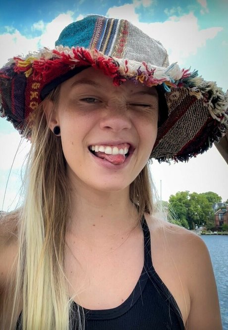 Brawniebee free onlyfans porn