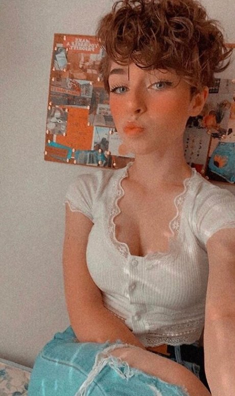 graceful addison onlyfans photos