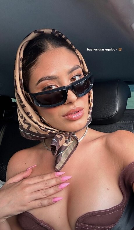 Sara Fructuoso onlyfans model images