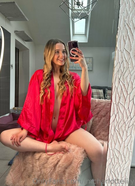imcharlottelily onlyfans strip