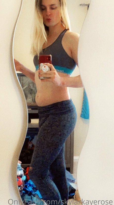 skylarkayerose naked onlyfans leaks