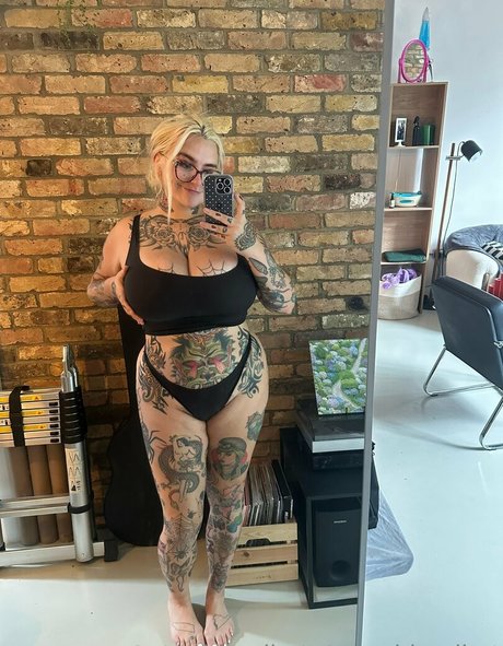 stupiderandhotter onlyfans leaked tits