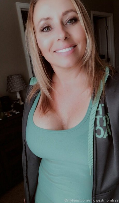 midwestmomfree onlyfans leak free