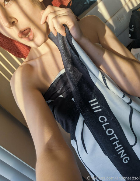 ardentabsol onlyfans picture
