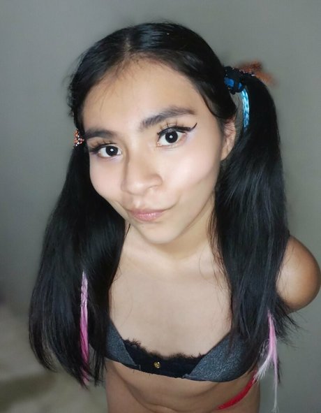 emilipetitefree free onlyfans