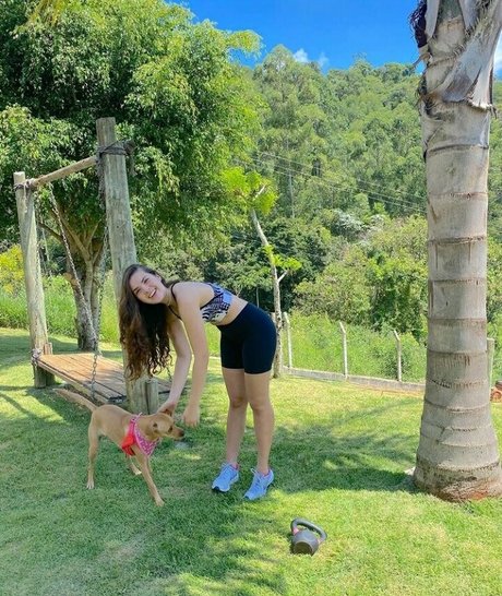 Livia Inhudes onlyfans strip