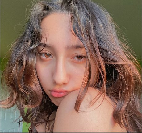 Sabrina Pezeshkian onlyfans hot