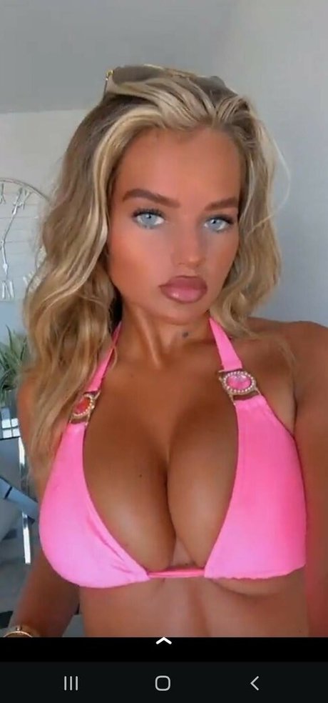 Mia Wood Hall onlyfans sextape leak