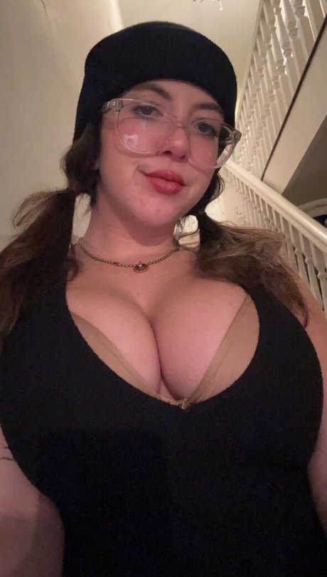 Savannah Straff onlyfans naked pics