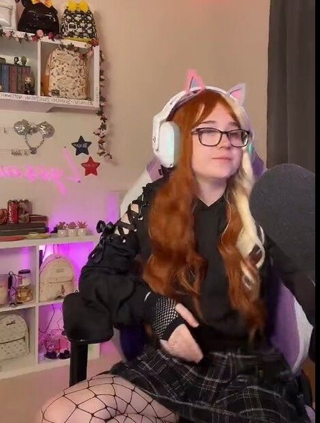 Lyssaurora porn onlyfans leaks