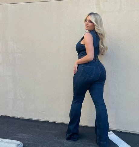 Bebe Rexha onlyfans lesk